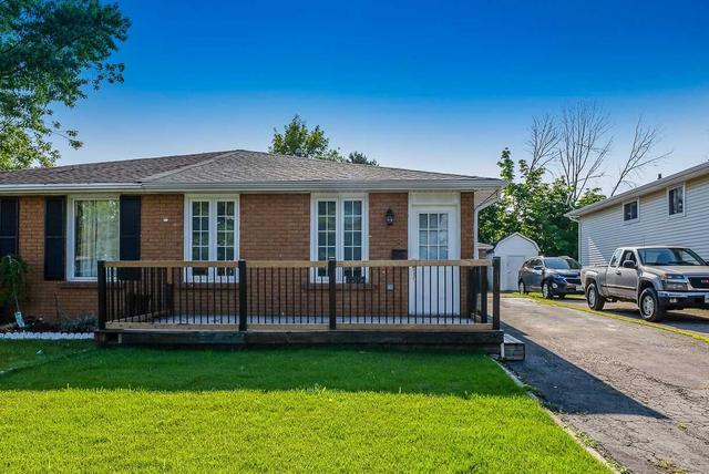 6895 Warden Ave, House semidetached with 3 bedrooms, 2 bathrooms and 5 parking in Niagara Falls ON | Image 12