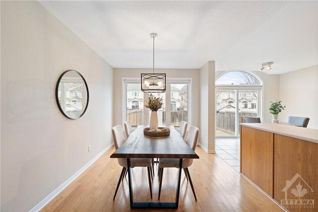 325 Bryarton Street, Townhouse with 3 bedrooms, 3 bathrooms and 2 parking in Ottawa ON | Image 8