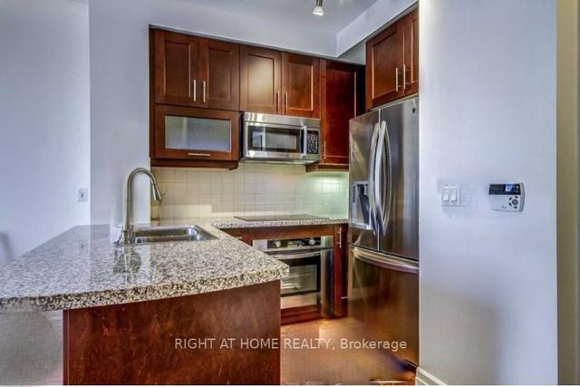 2403 - 35 Balmuto St W, Condo with 1 bedrooms, 1 bathrooms and 0 parking in Toronto ON | Image 3