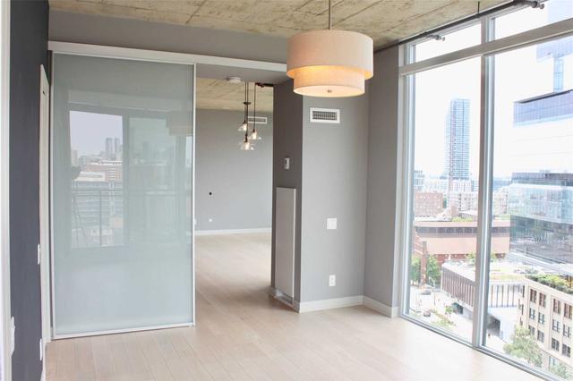 1312 - 318 King St E, Condo with 2 bedrooms, 2 bathrooms and 1 parking in Toronto ON | Image 3