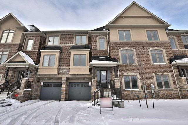 27 Oliana Way, House attached with 3 bedrooms, 4 bathrooms and 1 parking in Brampton ON | Image 1