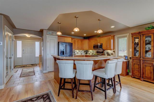 5380 Learmouth Road, House detached with 4 bedrooms, 4 bathrooms and 15 parking in Coldstream BC | Image 3