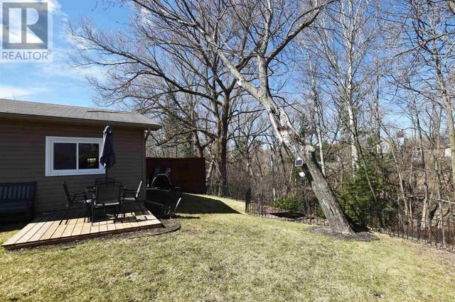 49 Grandview Ave, House detached with 3 bedrooms, 3 bathrooms and null parking in Sault Ste. Marie ON | Image 9