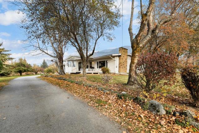 5030 Canyon Lister Road, House detached with 3 bedrooms, 2 bathrooms and 4 parking in Central Kootenay B BC | Image 24