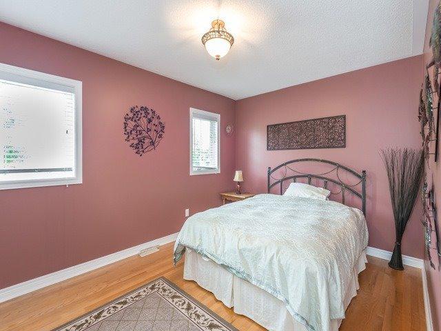 11 Annie Cres, House detached with 4 bedrooms, 3 bathrooms and 2 parking in Ajax ON | Image 12