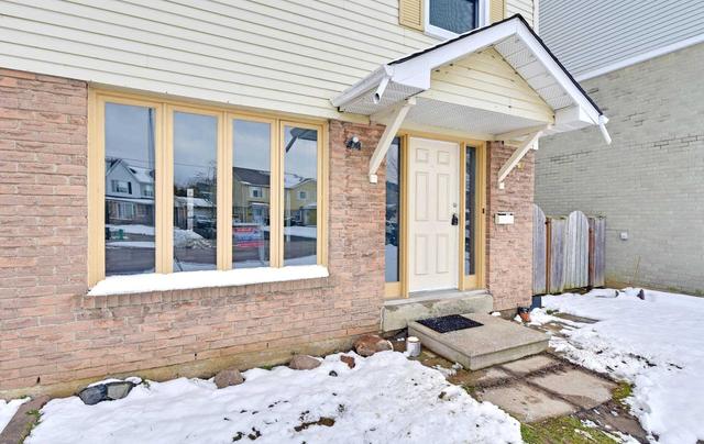 48 Traverston Crt, House detached with 3 bedrooms, 2 bathrooms and 3 parking in Brampton ON | Image 23
