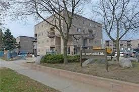 196 - 2001 Bonnymede Dr, Townhouse with 2 bedrooms, 1 bathrooms and 1 parking in Mississauga ON | Image 2