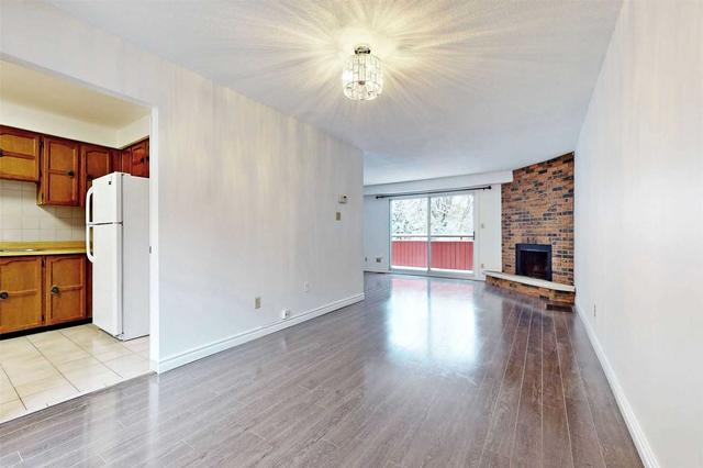 27 Poets Walkway, Townhouse with 3 bedrooms, 2 bathrooms and 1 parking in Toronto ON | Image 7