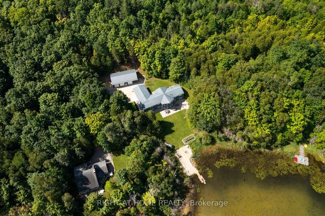 123 Lakeview Rd, House detached with 6 bedrooms, 3 bathrooms and 10 parking in Grey Highlands ON | Image 1