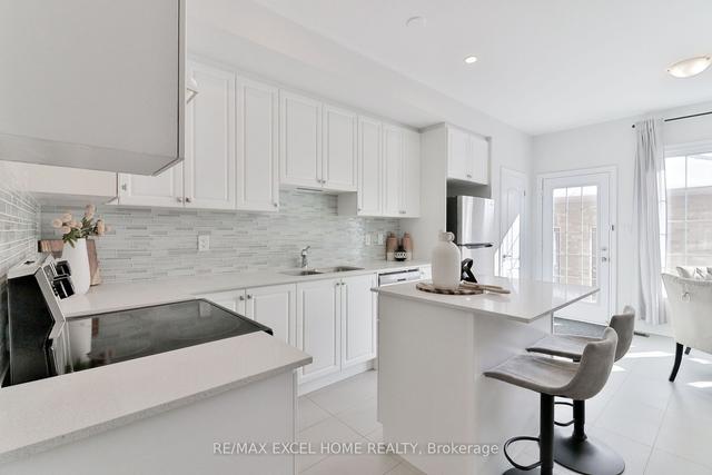 547 White's Hill Ave, House attached with 3 bedrooms, 4 bathrooms and 3 parking in Markham ON | Image 2