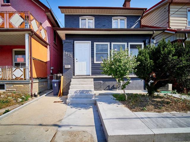 1925 Dufferin St, House detached with 3 bedrooms, 3 bathrooms and 4 parking in Toronto ON | Image 1
