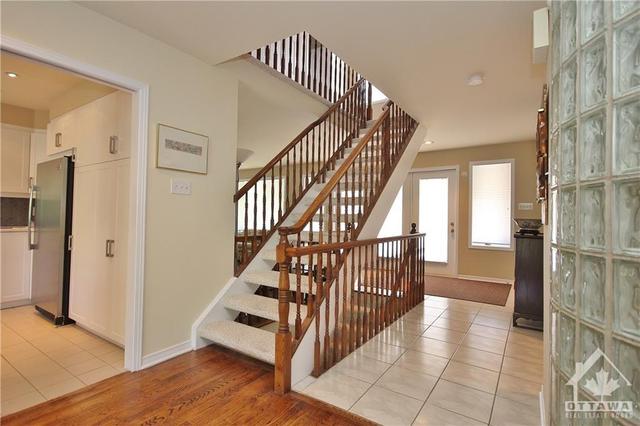 73 Villa Crescent, House detached with 4 bedrooms, 4 bathrooms and 4 parking in Ottawa ON | Image 14
