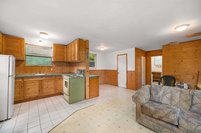 80 Maple Grove Rd, House detached with 2 bedrooms, 1 bathrooms and 2 parking in Kawartha Lakes ON | Image 2