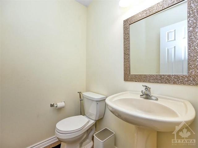 208 Greenridge Street, Townhouse with 3 bedrooms, 3 bathrooms and 3 parking in Ottawa ON | Image 15