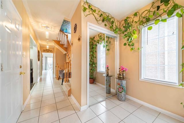27 Culture Cres, House detached with 3 bedrooms, 3 bathrooms and 6 parking in Brampton ON | Image 32