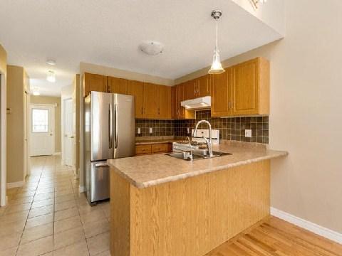 80 Doctor Moore Crt, House detached with 2 bedrooms, 2 bathrooms and 1 parking in Halton Hills ON | Image 3