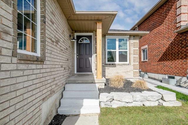 20 Patrick Dr, House detached with 3 bedrooms, 3 bathrooms and 6 parking in Barrie ON | Image 12