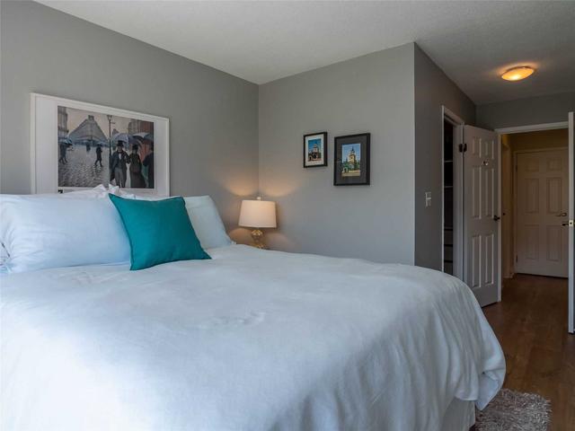 523 - 222 The Esplanade St, Condo with 2 bedrooms, 1 bathrooms and 1 parking in Toronto ON | Image 11