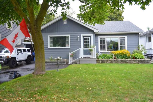 88 Donald St, House detached with 3 bedrooms, 2 bathrooms and 4 parking in Barrie ON | Image 1