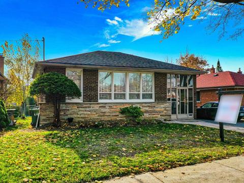 67 Golfdown Dr, House detached with 3 bedrooms, 3 bathrooms and 4 parking in Toronto ON | Card Image