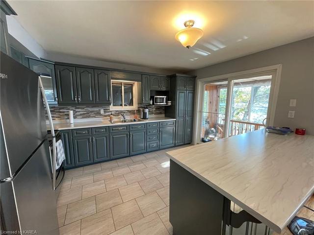 5960 Bedford Road, House detached with 3 bedrooms, 2 bathrooms and 4 parking in South Frontenac ON | Image 7