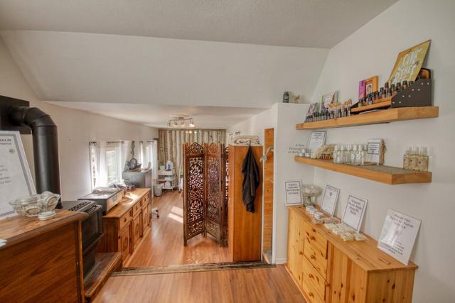 7925 Robbins Road, House detached with 5 bedrooms, 3 bathrooms and 13 parking in East Kootenay B BC | Image 8
