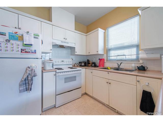 1404 Salter Street, House detached with 3 bedrooms, 2 bathrooms and null parking in New Westminster BC | Image 13