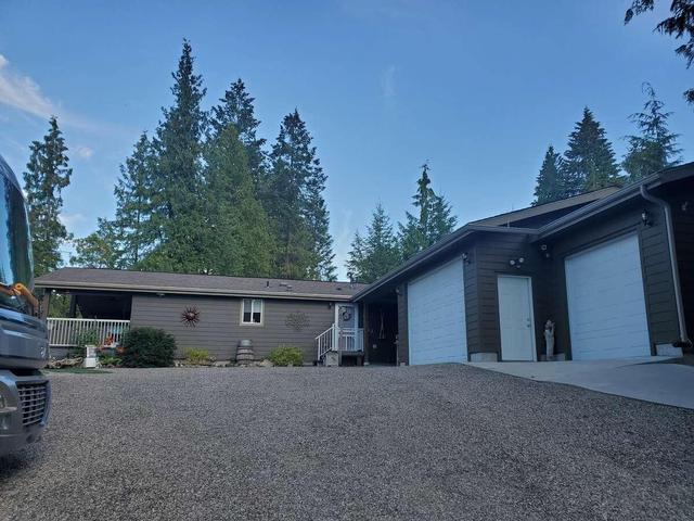 1601 Beech Road, House detached with 3 bedrooms, 2 bathrooms and 7 parking in Kootenay Boundary C BC | Image 1