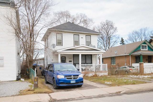 5425 Bridge St, House detached with 2 bedrooms, 2 bathrooms and 1 parking in Niagara Falls ON | Image 3