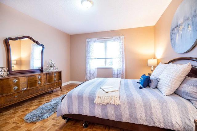 166 Elizabeth St, House detached with 2 bedrooms, 3 bathrooms and 4 parking in Oshawa ON | Image 14