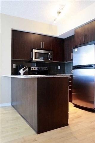 2401 - 65 Bremner Blvd, Condo with 2 bedrooms, 2 bathrooms and 1 parking in Toronto ON | Image 12