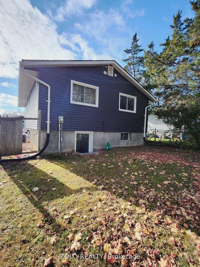 64 Woodstone Cres, House detached with 3 bedrooms, 6 bathrooms and 2 parking in Kingston ON | Image 11