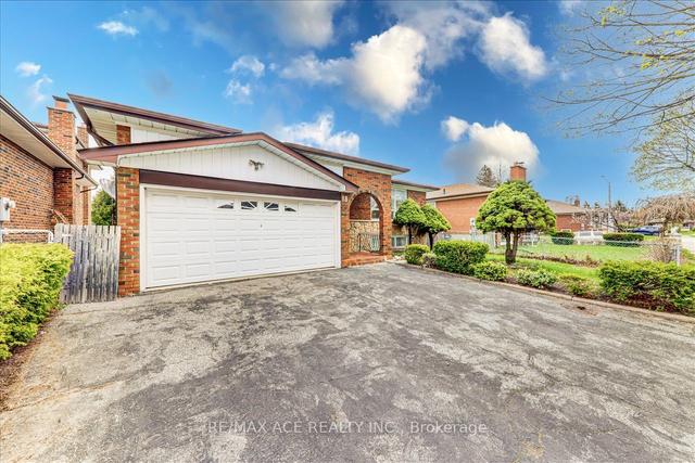 18 Terryhill Cres, House detached with 4 bedrooms, 3 bathrooms and 5 parking in Toronto ON | Image 23