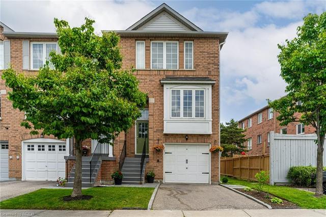 100 - 2 Clay Brick Court, House attached with 3 bedrooms, 1 bathrooms and 2 parking in Brampton ON | Image 23