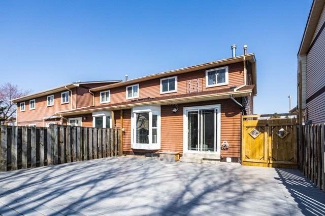 19 Sadlee Cove Cres, House attached with 3 bedrooms, 3 bathrooms and 3 parking in Toronto ON | Image 11