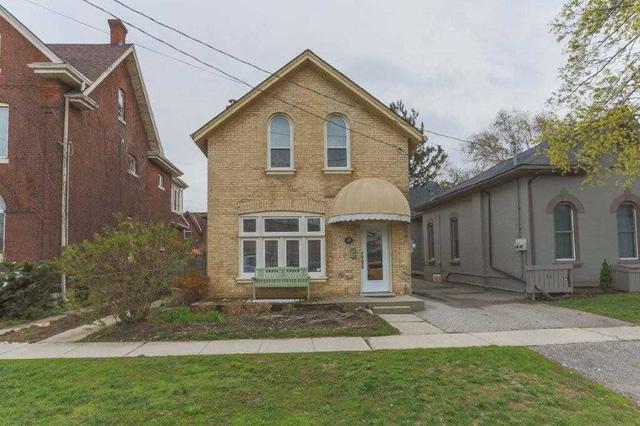 107 East Ave, House detached with 3 bedrooms, 2 bathrooms and 3 parking in Brantford ON | Image 1