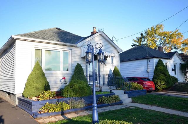 166 Glenholme Ave, House detached with 2 bedrooms, 1 bathrooms and 4 parking in Hamilton ON | Image 12