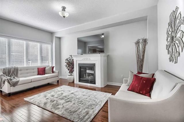 29 Fallharvest Ave, House detached with 3 bedrooms, 4 bathrooms and 6 parking in Brampton ON | Image 6