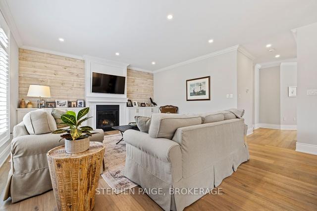 365 Lodor St, House detached with 4 bedrooms, 5 bathrooms and 12 parking in Hamilton ON | Image 8
