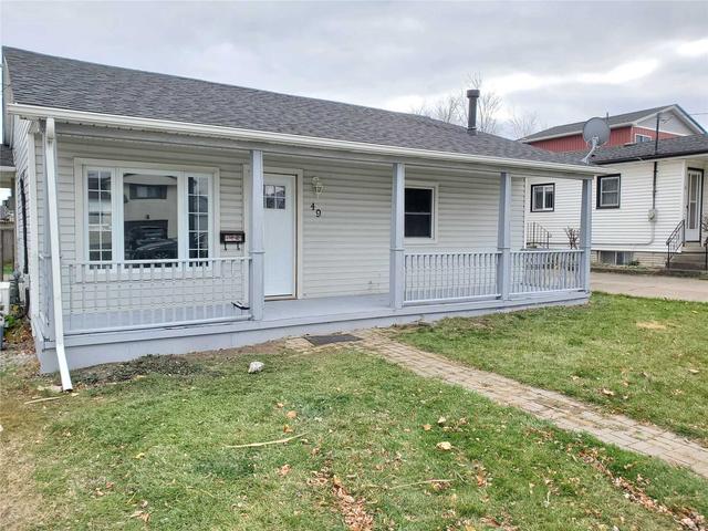 49 Powerview Ave, House detached with 2 bedrooms, 2 bathrooms and 3 parking in St. Catharines ON | Image 2