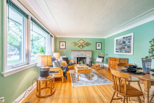195 West 19th St, House detached with 2 bedrooms, 1 bathrooms and 4 parking in Hamilton ON | Image 36