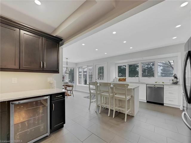 205 Dufferin Avenue, House detached with 3 bedrooms, 2 bathrooms and 8 parking in Brantford ON | Image 8