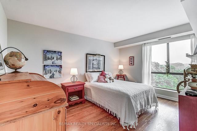803 - 1400 Dixie Rd, Condo with 3 bedrooms, 3 bathrooms and 1 parking in Mississauga ON | Image 2