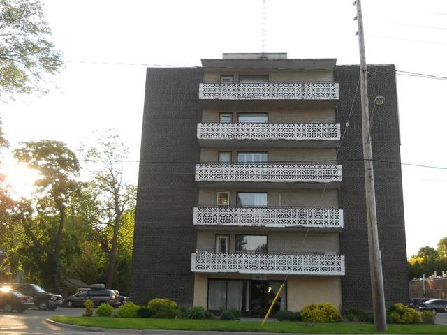 407 - 2411 New St, Condo with 2 bedrooms, 1 bathrooms and null parking in Burlington ON | Image 1