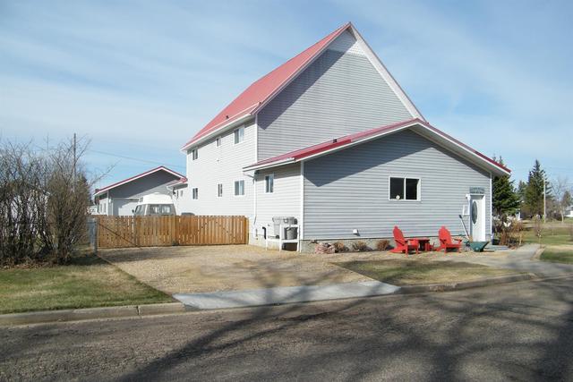 5104 47 Avenue, House detached with 6 bedrooms, 3 bathrooms and 8 parking in Forestburg AB | Image 9