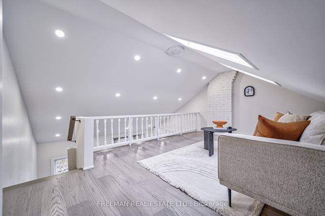 348 Wellesley St E, House attached with 3 bedrooms, 2 bathrooms and 2 parking in Toronto ON | Image 6