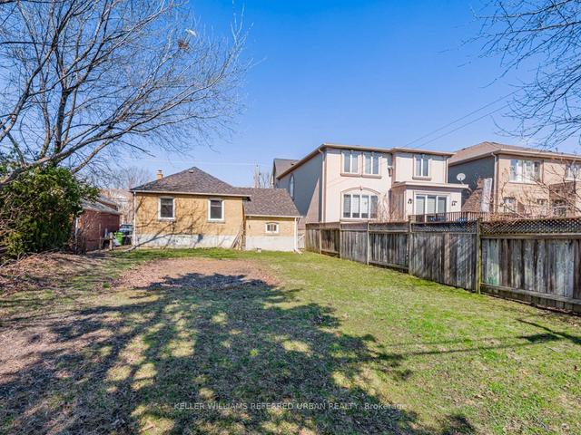 127 Dunblaine Ave, House attached with 2 bedrooms, 1 bathrooms and 4 parking in Toronto ON | Image 20