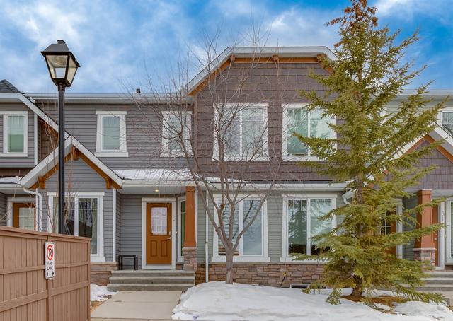 35 Aspen Hills Drive Sw, Home with 3 bedrooms, 3 bathrooms and 1 parking in Calgary AB | Image 1