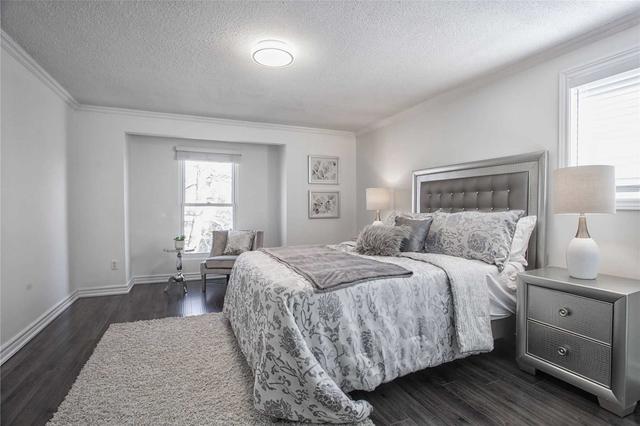 1 Sylvestre Sq, House detached with 4 bedrooms, 6 bathrooms and 4 parking in Toronto ON | Image 19