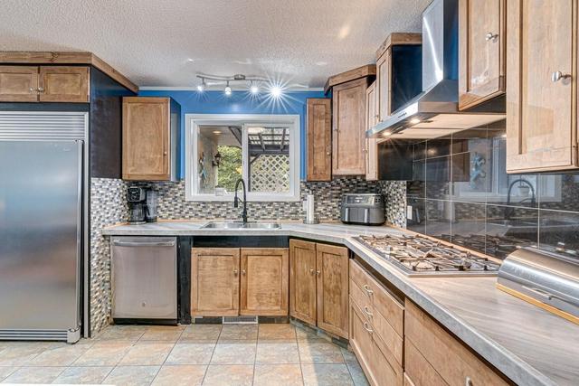 1335 Cypress Drive, House detached with 6 bedrooms, 3 bathrooms and null parking in Sparwood BC | Image 3